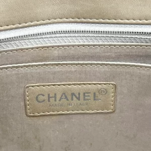 Chanel Flap Traveline - Image 4